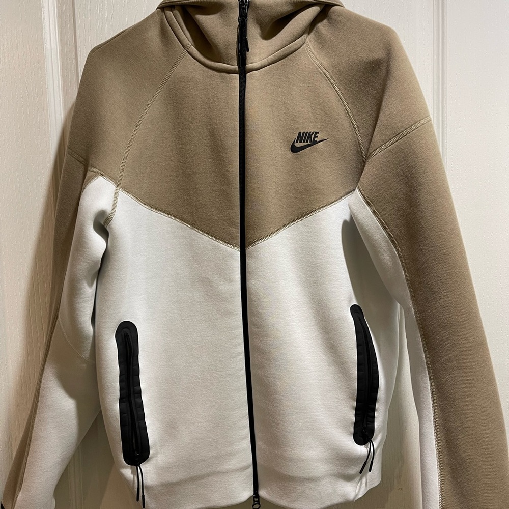 Nike Tech - Two-Tone Tan and White Jacket